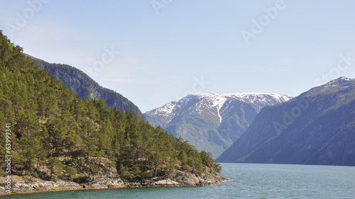 Laerdalfjord, Laerdal, Fischerdorf, Fähre, Sommer, Norwegen