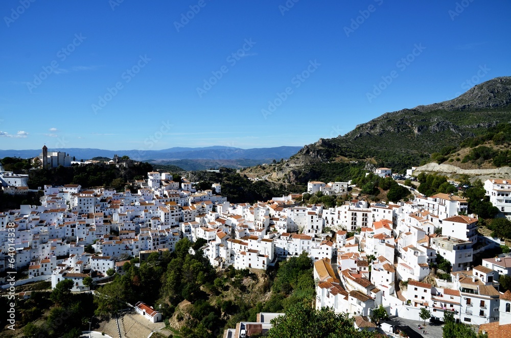 アンダルシアの白い村　カサレス（スペイン）