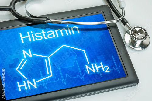 Tablet mit der chemischen Strukturformel von Histamin