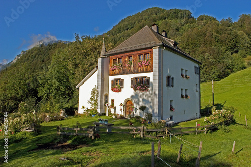Schlösschen Beroldingen, Uri, Schweiz photo