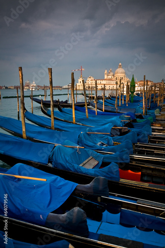 Basilica and gondolas in Venice. © milangonda