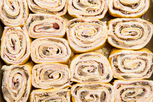 Girelle di pasta all’uovo ripiene nella teglia