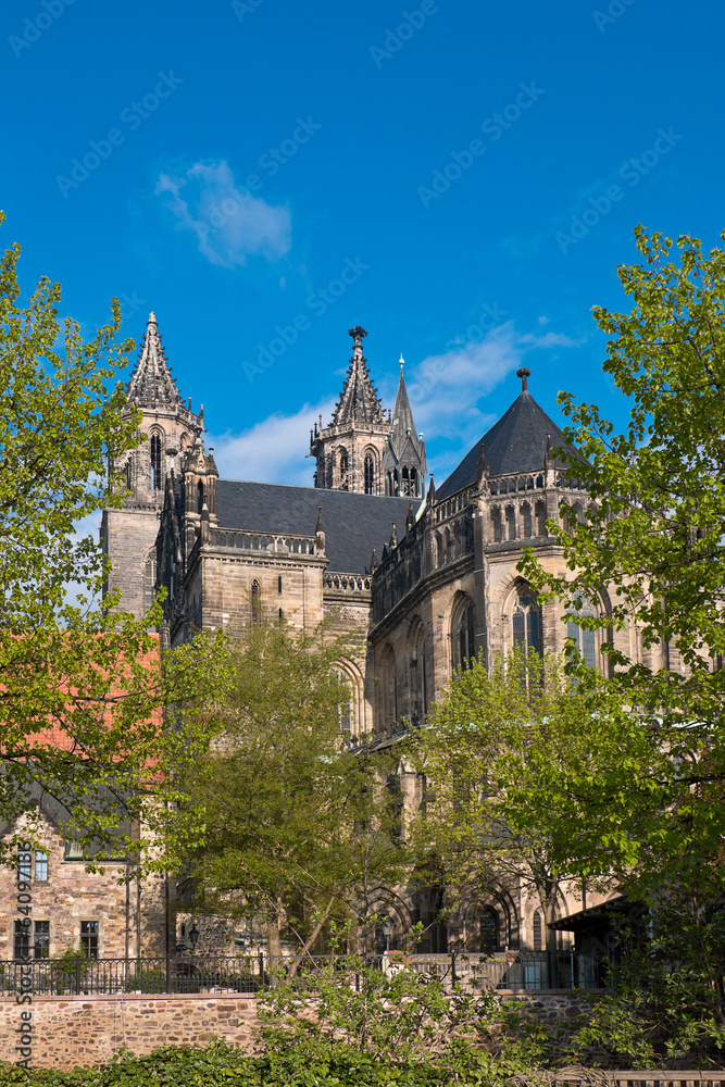 Blick vom Fürstenwall zum Dom