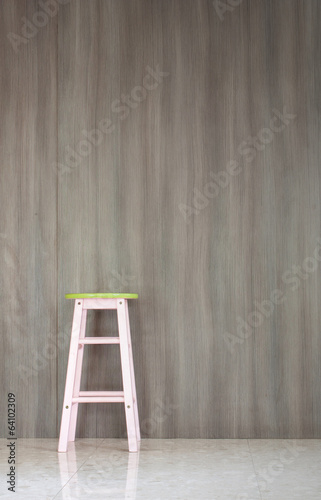 chair with Laminate wall