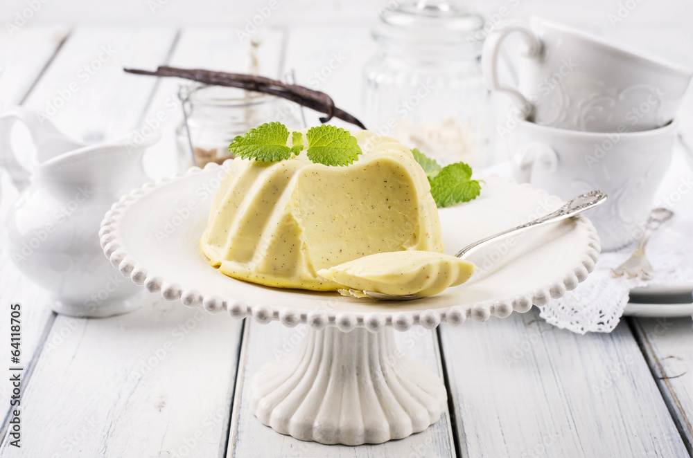 Vanille Pudding Stock-Foto | Adobe Stock