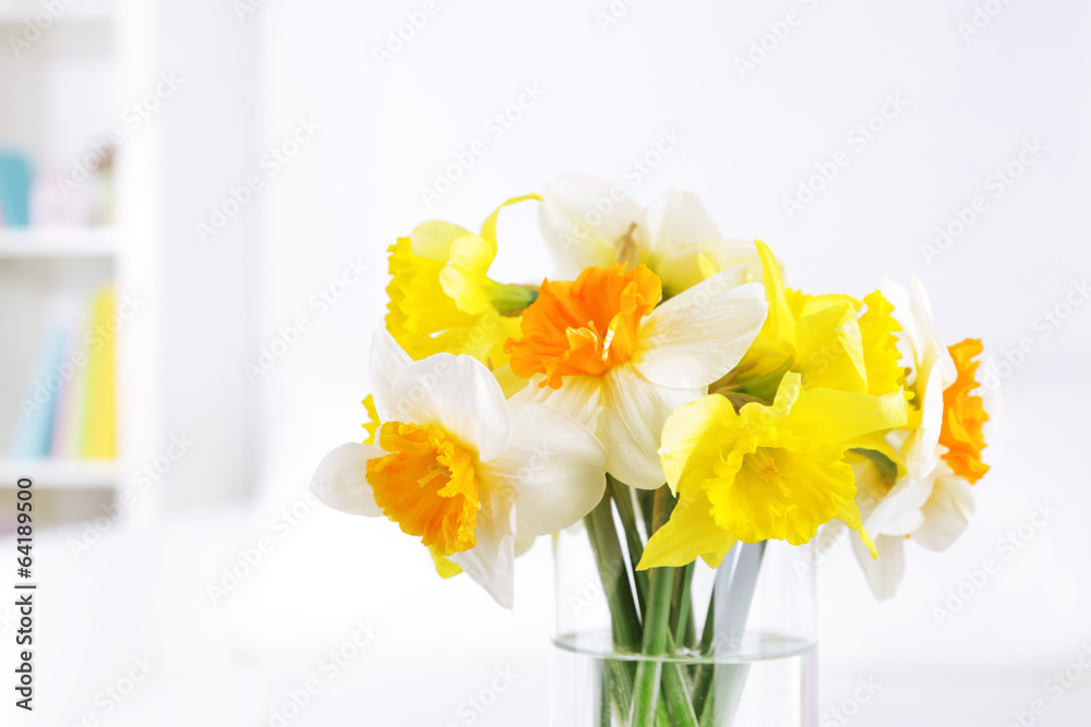 Beautiful spring flowers in vase on home interior background - obrazy, fototapety, plakaty 
