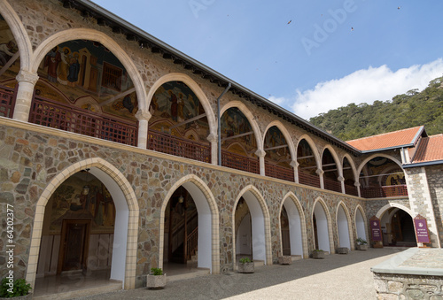 Arcades et cour intérieure du monastère de Kykkos