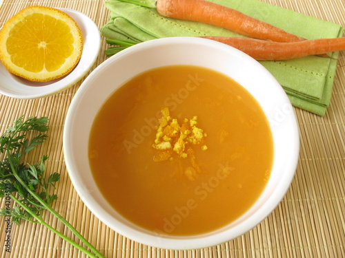 Karottencremesuppe mit Orange