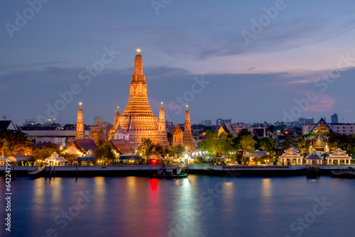 Wat Arun in Bangkok © newroadboy