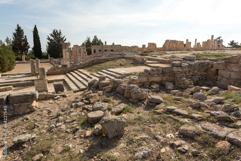 Vestiges antiques dans le sanctuaire d'Apollon