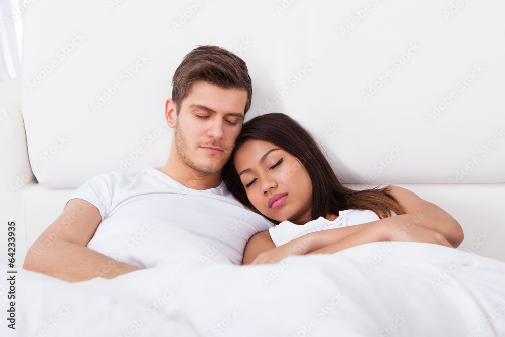 Couple Sleeping On Mattress Couple Sleeping On Mattress