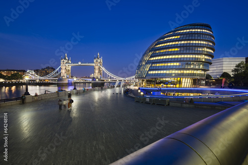 Canvas Print Tower Bridge in London at night