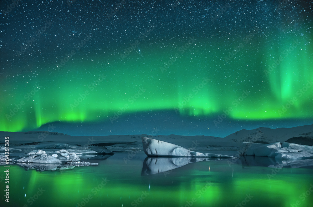 Icebergs under Northern Lights - obrazy, fototapety, plakaty 
