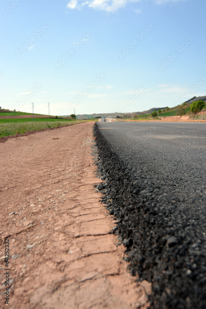 diferencia de nivel en asfalto en carretera en construccion diferencia de nivel en asfalto en carretera en construccion