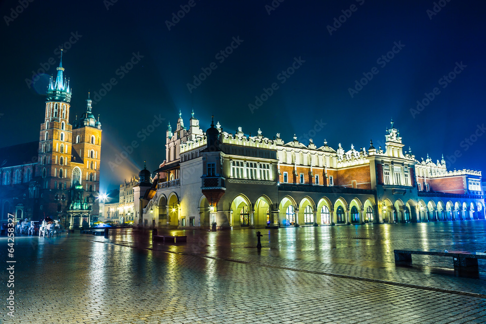 Fototapeta premium Poland, Krakow. Market Square at night.