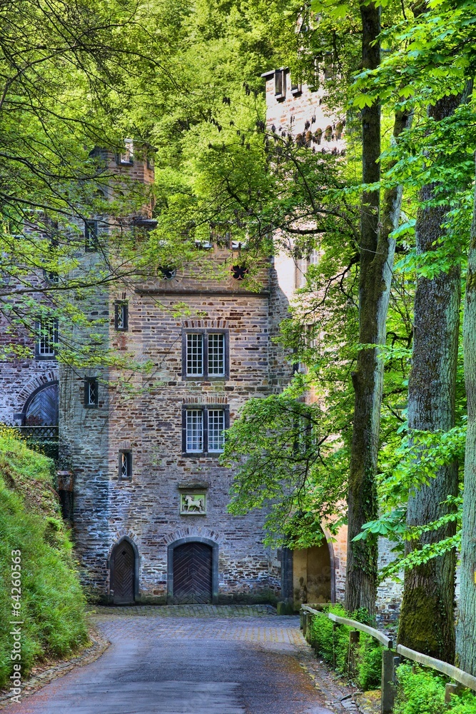 Schloss Stolzenfels, das Nebengebäude im Gründgesbachtal (2014) Schloss Stolzenfels, das Nebengebäude im Gründgesbachtal (2014)