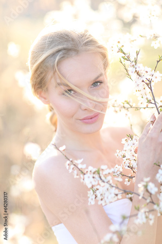 Blonde beauty with the flowers