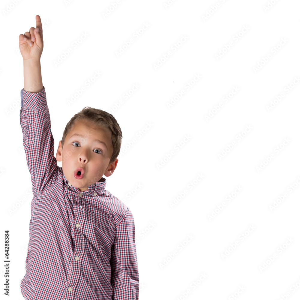 Pfiffiger schlauer Junge streckt Finger hoch Pfiffiger schlauer Junge streckt Finger hoch