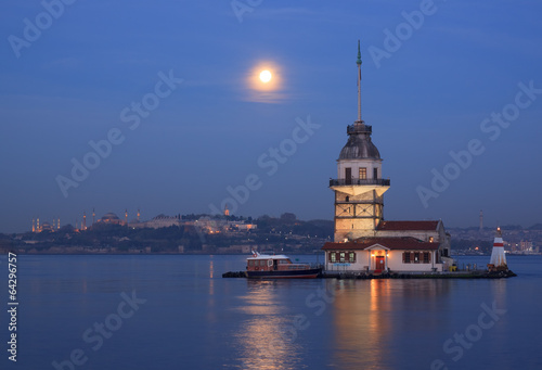 Maiden's Tower in Istanbul photo