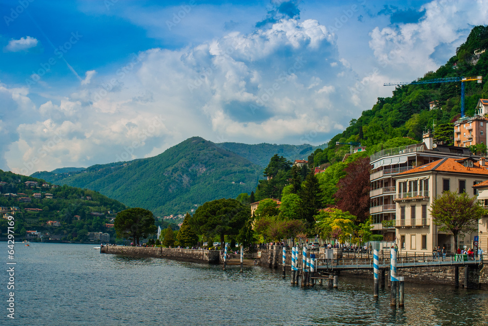 Fototapeta premium Lago di Como, Italia, molo porticciolo