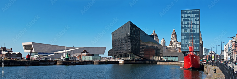 Panoramic View of Liverpool's historic waterfront - obrazy, fototapety, plakaty 