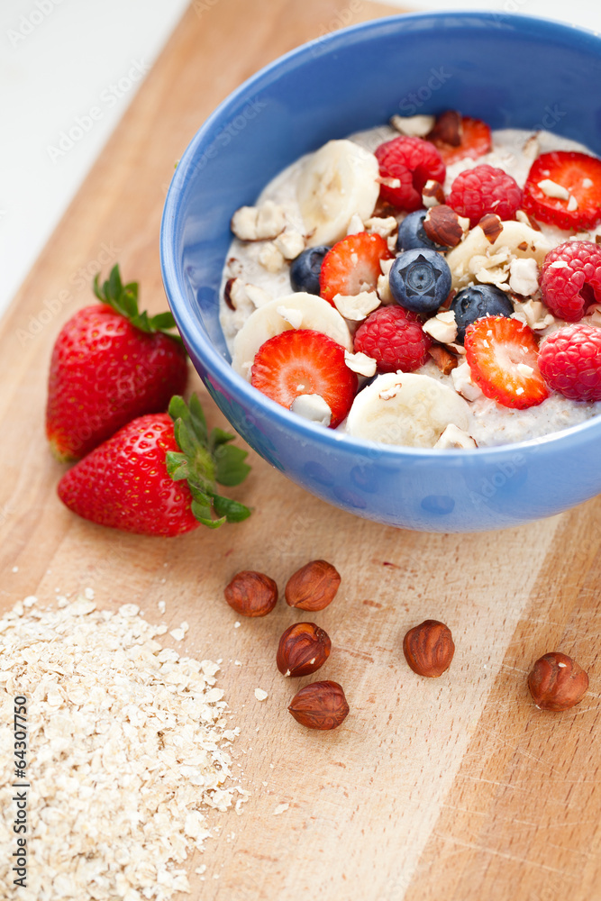 oatmeal with fresh fruit