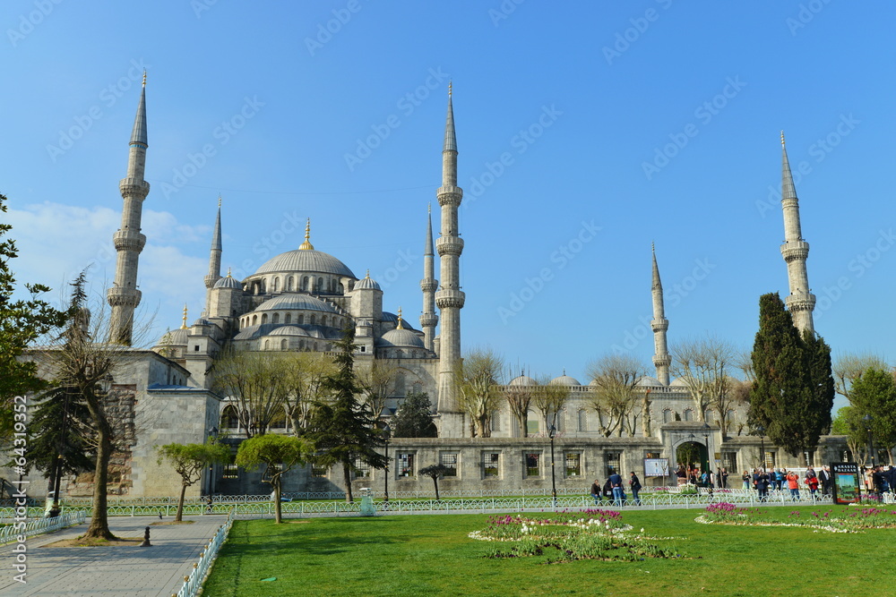 The Blue Mosque, (Sultanahmet Camii), Istanbul, Turkey