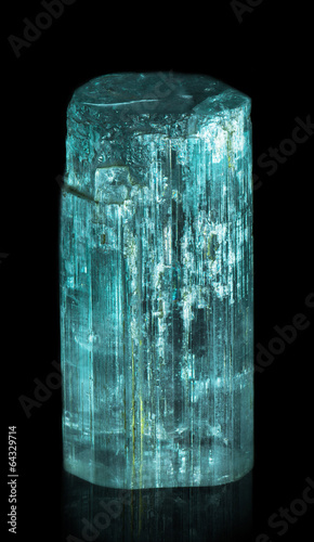aquamarine (beryl) photo