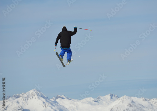 skier © .shock