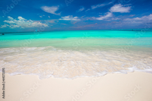 Perfect white beach with turquoise water © travnikovstudio