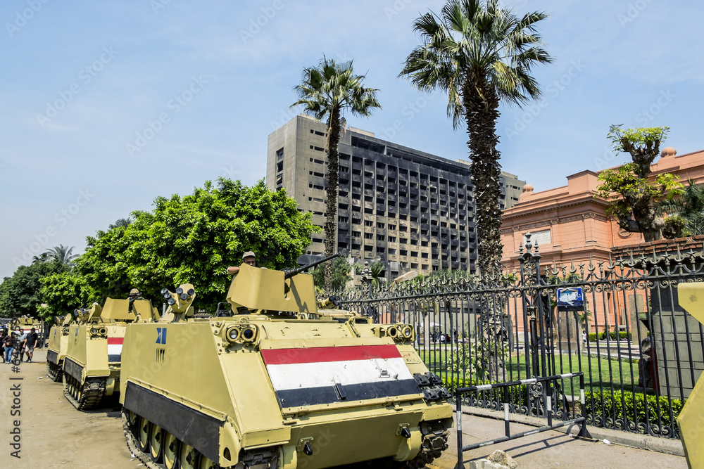 Armoured vehicles and soldiers in front of the National Museum i