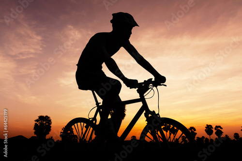 Cycling on twilight time