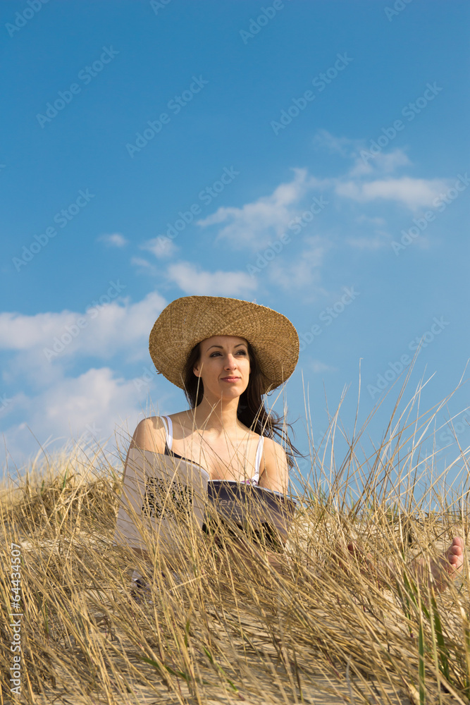 Obraz premium The girl with the hat