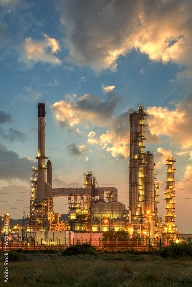 Fototapeta premium Oil refinery