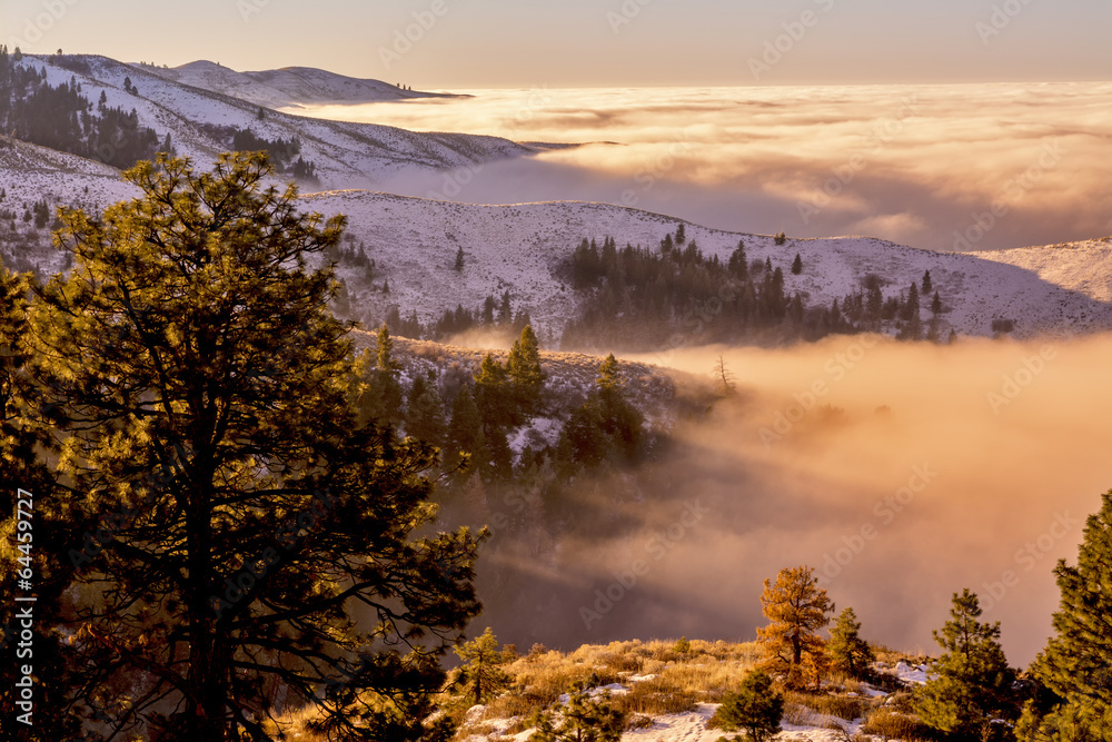 Fototapeta premium Boise inversion in the early morning from above
