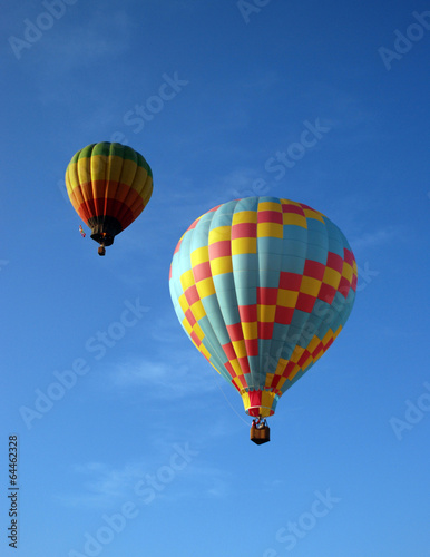 Balloon in the blue sky © Ennira
