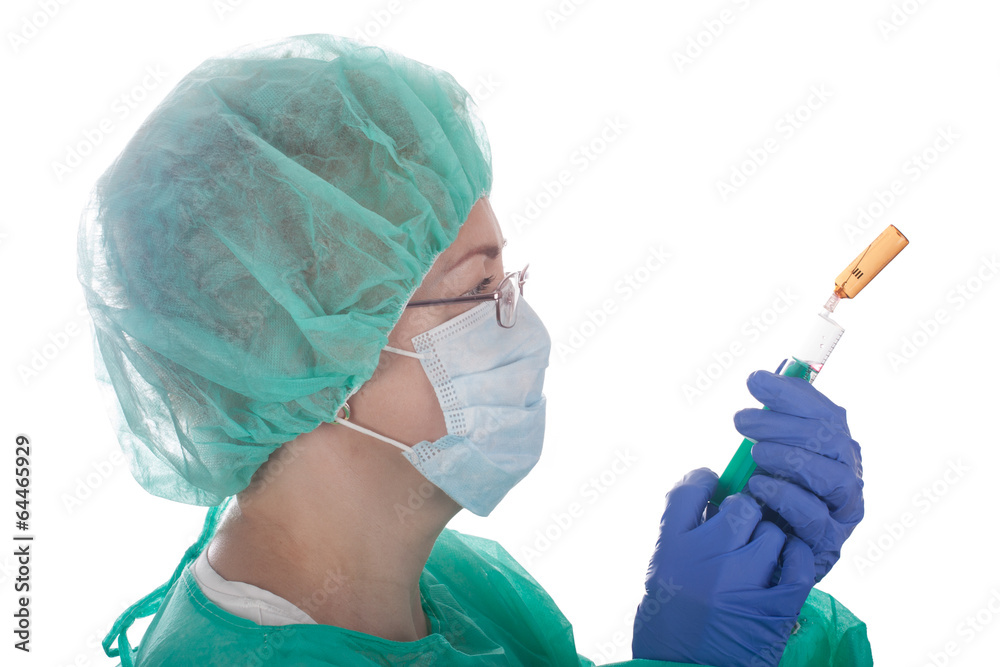 Fototapeta premium Doktor Frau hält eine medizinische Spritze
