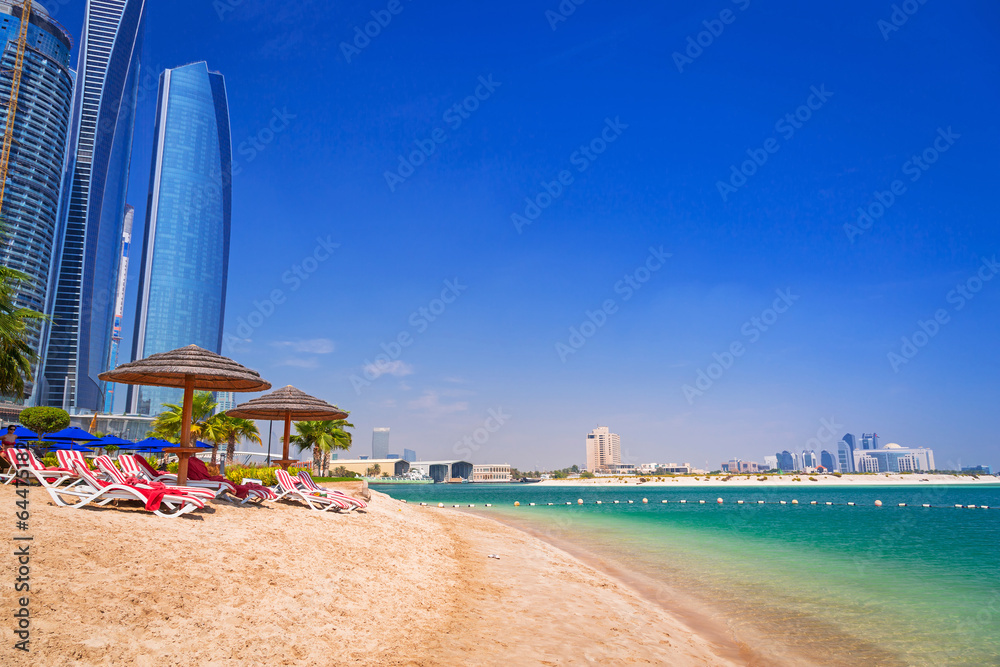Fototapeta premium Beach in Abu Dhabi, the capital of United Arab Emirates