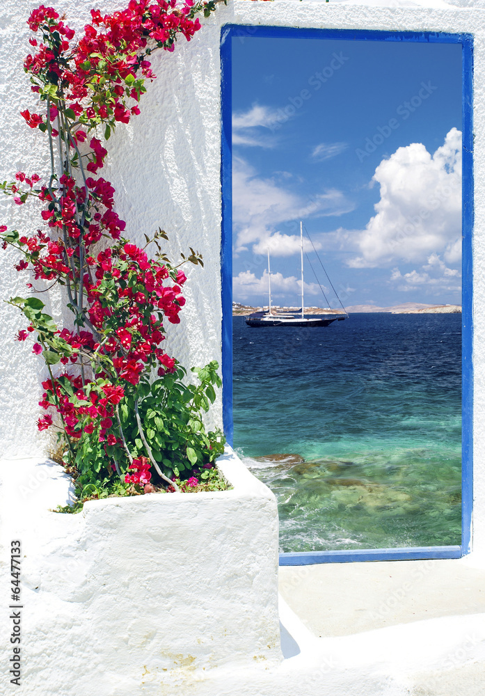 Fototapeta premium Traditional architecture of Oia village on Santorini island, Gre