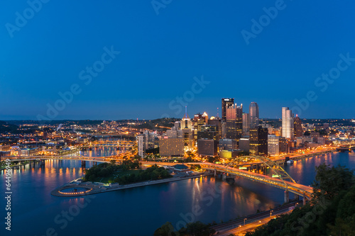 Pittsburgh downtown skyline at night, pennsylvania, USA © kanonsky