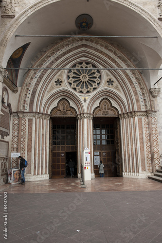 Eingang zur Unterkirche von "San Francesco", Assisi, Umbrien, Italien
