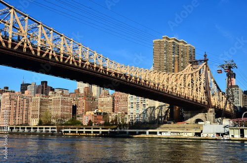 pont de Greensboro New York