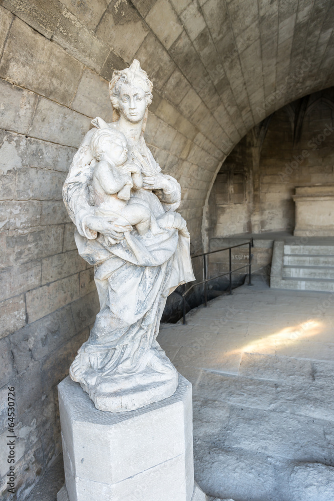 Statue vierge Marie et petit jesus