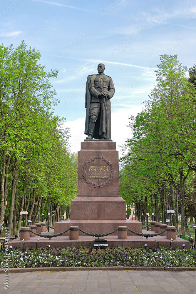 Fototapeta premium monument to Major General Gurtev. Russia. city Orel.