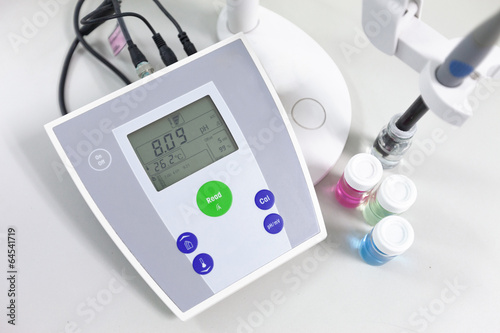 pH meter to measure the acidity-alkalinity of liquids