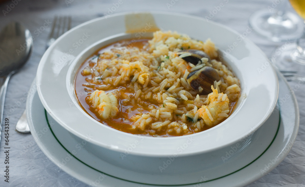 Soupy seafood rice