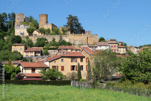 Vue générale du village et du chateau de Chatillon photo