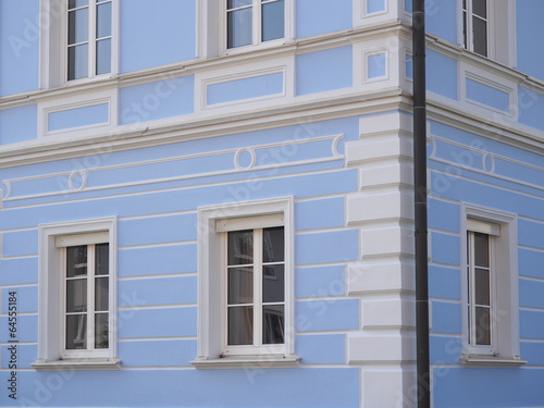 Frisch gestrichene Hausfassade