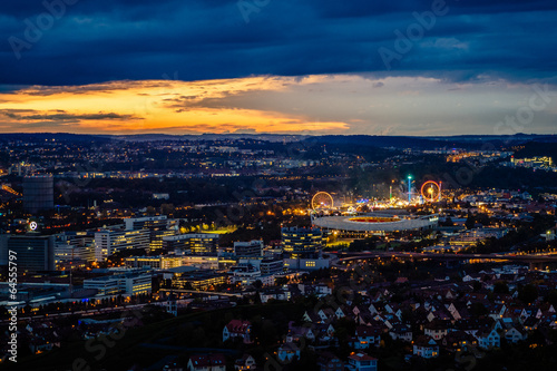 Blick auf Stuttgart und das Cannstatter Volksfest © Manuel Schönfeld