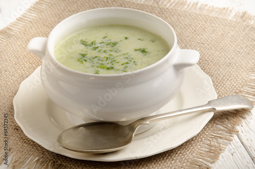 broccoli cream soup with parsley